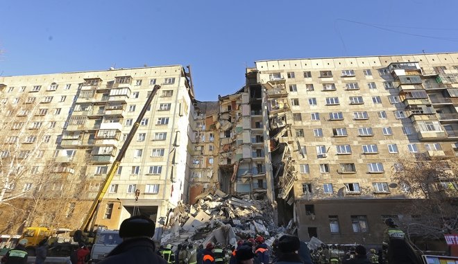 Ρωσία: Στους εννιά οι νεκροί από την κατάρρευση πολυκατοικίας