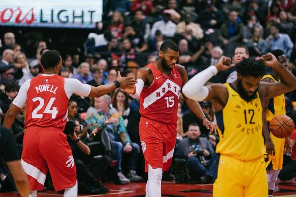 Προελαύνουν οι Ράπτορς, πέρασαν από το Φίνιξ οι Χόρνετς [βίντεο]