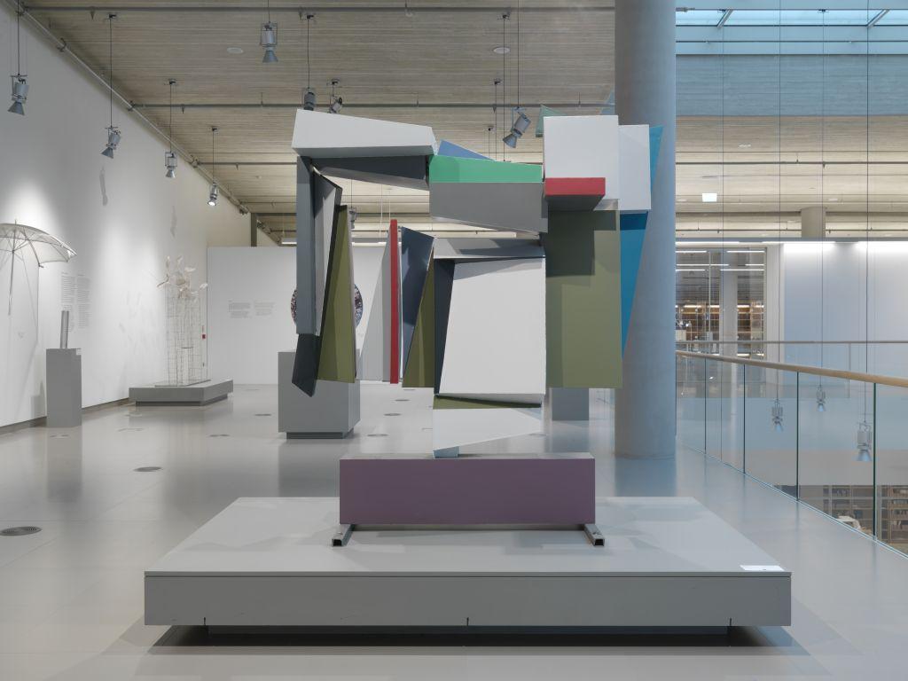 Έκθεση Ζογγολόπουλου στο Νιάρχος αποκλειστικά με δημόσια γλυπτά [Εικόνες]