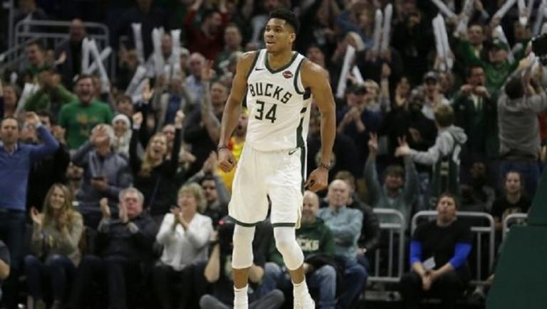 Το… ξεκούραστο triple-double του Γιάννη κόντρα στους Χιτ