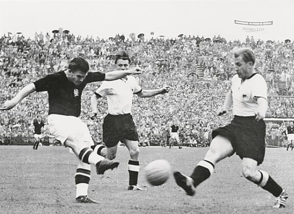 Η άλλη πλευρά του καθρέφτη