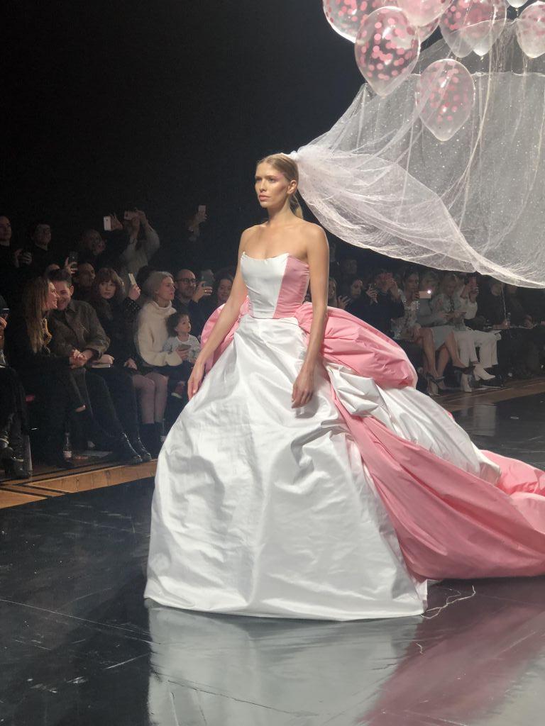 Παρίσι – Αποστολή: Η Σήλια Κριθαριώτη εντυπωσίασε δίπλα στους μεγάλους της Υψηλής Ραπτικής…