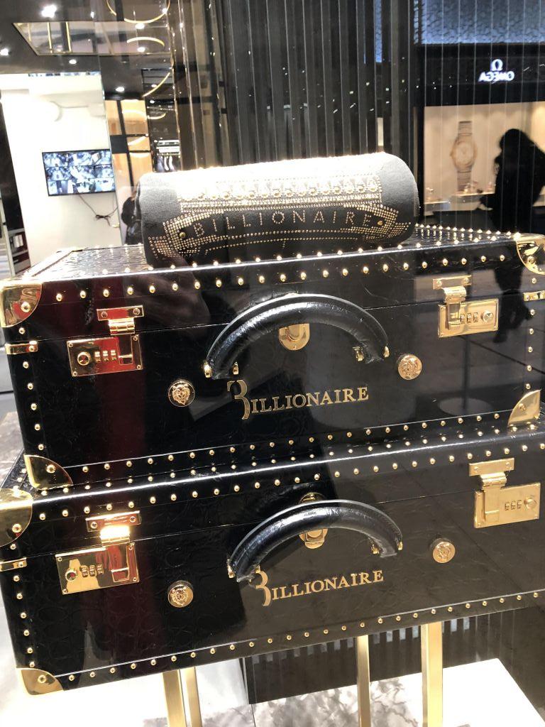 Τα ανδρικά ρούχα και οι βαλίτσες BILLIONAIRE