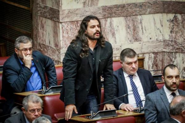 Αθλιότητα της Χρυσής Αυγής στη διάρκεια της ψηφοφορίας για τη Συμφωνία των Πρεσπών