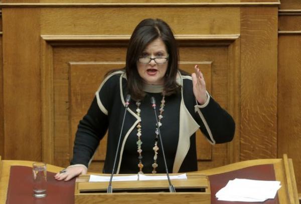 Αποδοκίμασαν τη βουλευτή του ΣΥΡΙΖΑ Χαρά Καφαντάρη