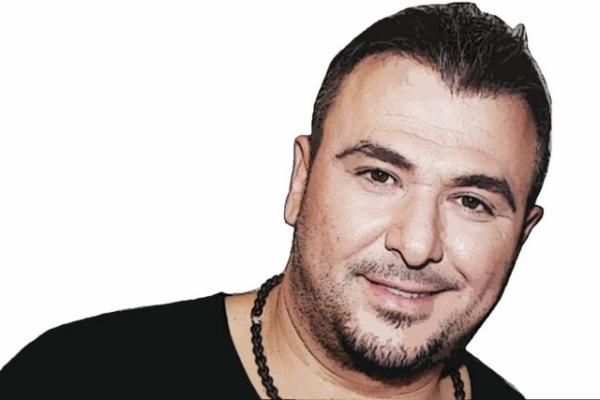 Ο Αντώνης Ρέμος μαγεύει τη Γαλλία: Αφιέρωμα στο ελληνικό «είδωλο»