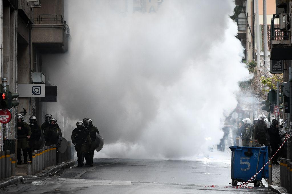 Μαρτυρία διαδηλωτή: Με χτυπούσαν 50 άτομα με σίδερα και μαχαίρια