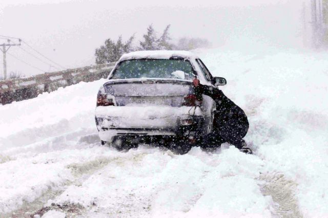 Έντονη χιονόπτωση σε Αρκαδία, Κορινθία και Μεσσηνία