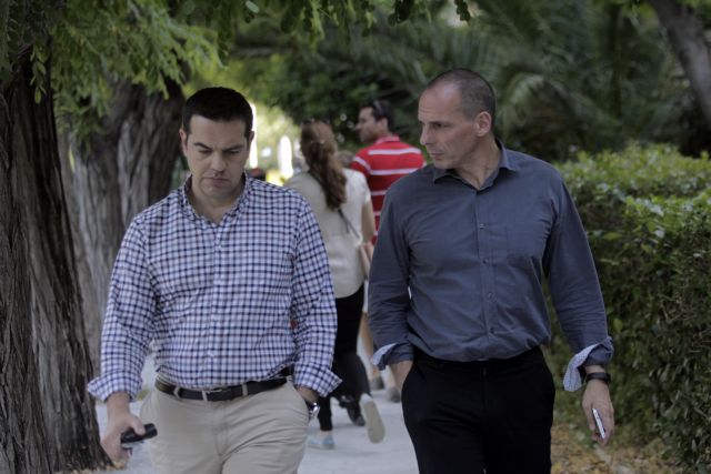 Η επιλεκτική μνήμη του Τσίπρα – Γιατί «ξέχασε» το… εξάμηνο Βαρουφάκη