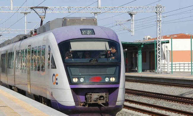 Προαστιακός: Ακινητοποιημένος ο συρμός λόγω προβλήματος στην ηλεκτροκίνηση