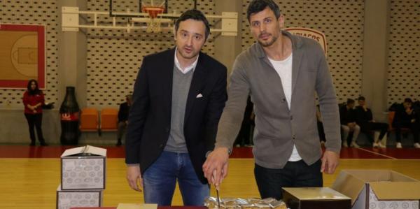 Η κοπή της πίτας των Ακαδημιών του Ολυμπιακού