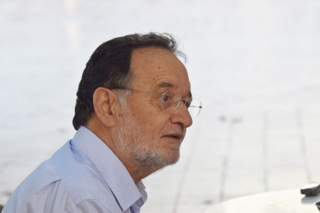 Λαφαζάνης : Στημένο διαζύγιο Τσίπρα – Καμμένου, οι Έλληνες έχουν σιχαθεί τα καραγκιοζιλίκια τους