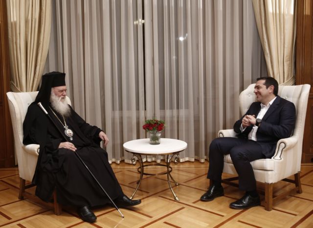 Αρχιεπισκοπή: Χυδαία παραπληροφόρηση τα περί συγχαρητηρίων Ιερώνυμου σε Τσίπρα για τις Πρέσπες