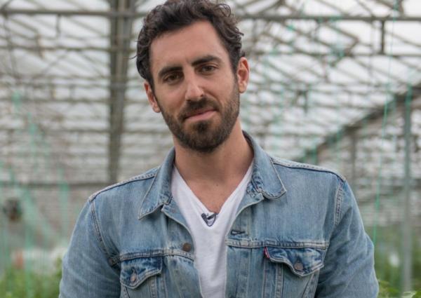 Πατέρας διάσημου σεφ ο νέος υπουργός Αμυνας, Ευ. Αποστολάκης