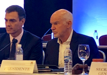 Γιώργος Παπανδρέου : Ξύρισε το μουστάκι, άφησε μούσι