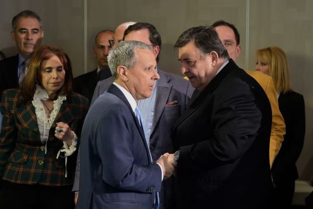 Αναζητά στέγη το περιθώριο της Δεξιάς