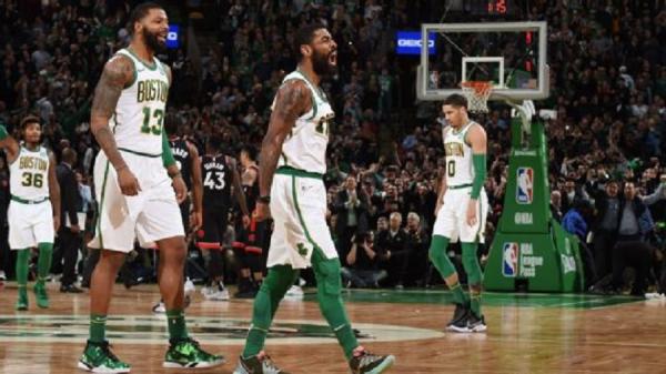 «Δώρο» των Σέλτικς στον Γιάννη, στην παράταση οι Πίστονς