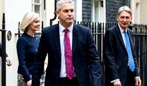 Brexit: Η Βρετανία εξετάζει εναλλακτικές επιλογές για το backstop