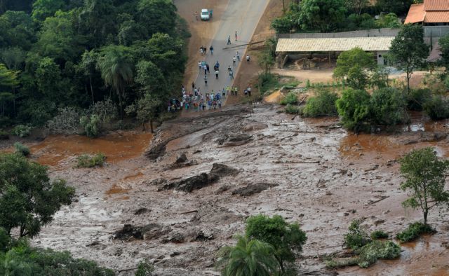 Βραζιλία : Ανέσυραν 7 νεκρούς από τη λάσπη, αγνοούνται 200 άτομα