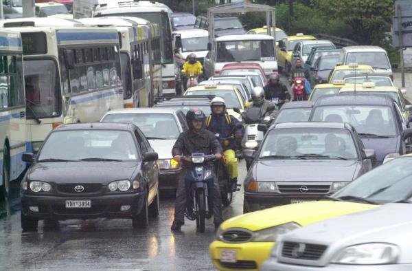 Κυκλοφοριακό «χάος» στην Αττική  λόγω της βροχόπτωσης