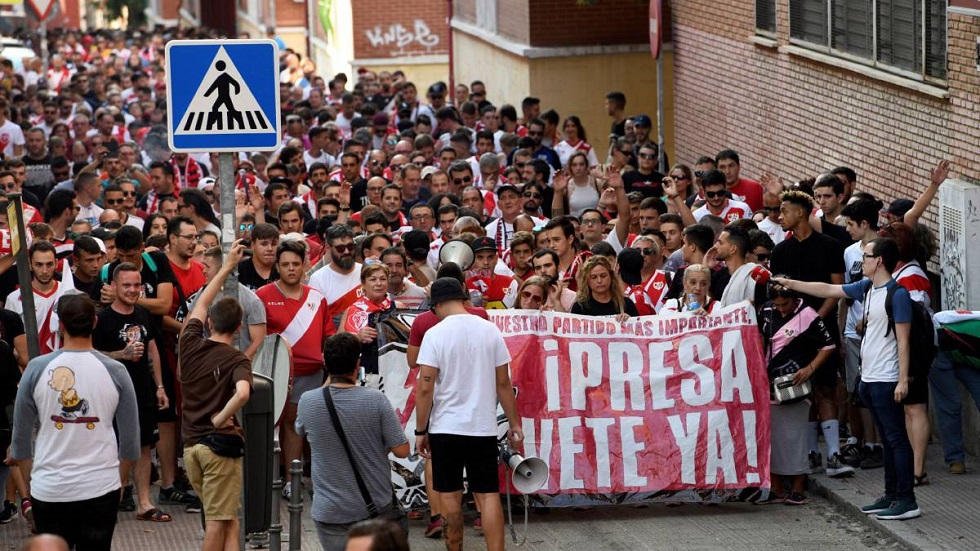 Διαμαρτυρία για τους δευτεριάτικους αγώνες στη La Liga