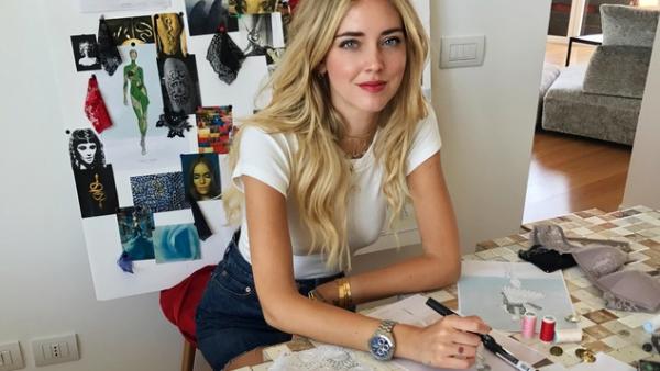 Η Κιάρα Φεράνι μας αποκαλύπτεται