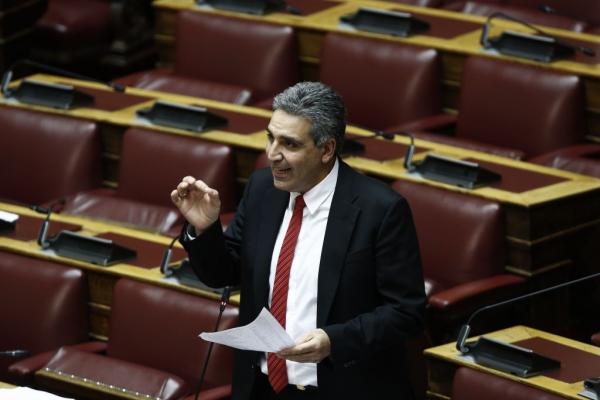 Ο βουλευτής με την… γκαζόζα ξαναχτυπά