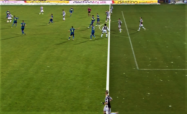 Οριακά οφσάιντ ο Καλτσάς, καλύπτεται ο Μπίσεσβαρ (vids)