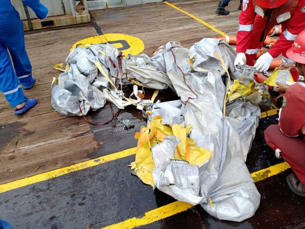Ινδονησία: Βρέθηκε ο αποτυπωτής συνομιλιών πιλοτηρίου του αεροσκάφους της Lion Air