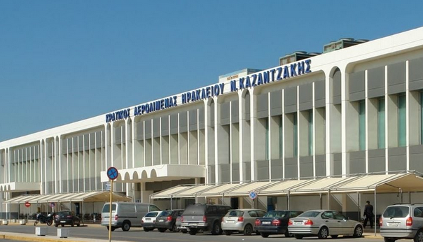 Αεροδρόμιο Ηρακλείου: Πολύωρη ταλαιπωρία για δεκάδες ταξιδιώτες και υπουργό