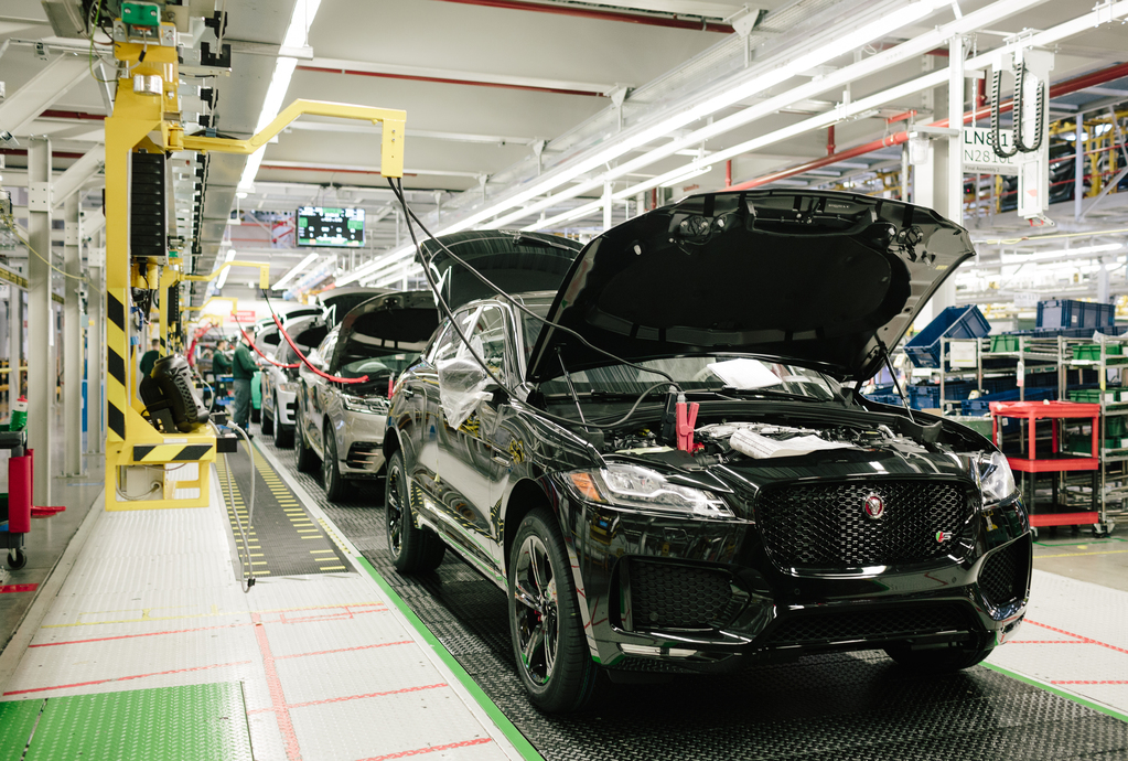 Περικοπή 4.500 θέσεων εργασίας από τις Jaguar Land-Rover