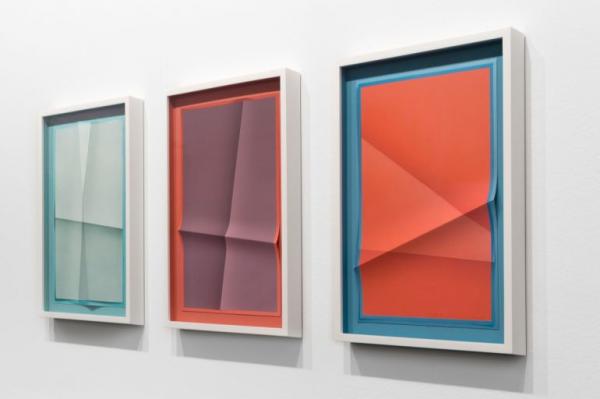 Ανάμεσα στο πραγματικό και τεχνητό