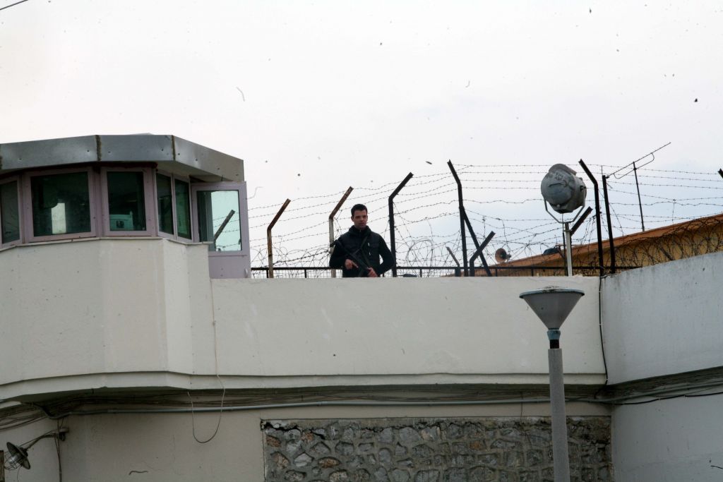 Απόδραση δύο κρατουμένων από τις φυλακές Κορυδαλλού