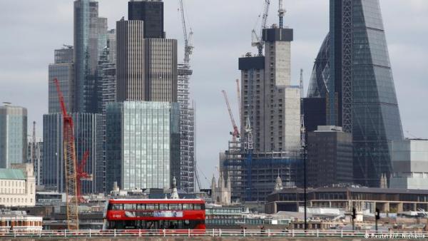Στασιμότητα στο Λονδίνο ενώ η οικονομία πιέζει