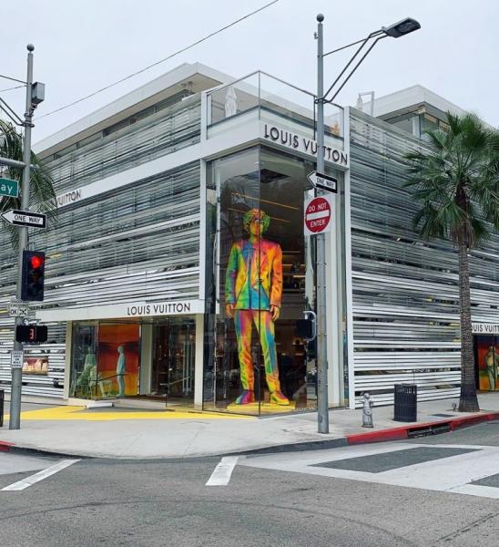 Η βιτρίνα του οίκου Louis Vuitton στην Νέα Υόρκη μαγεύει