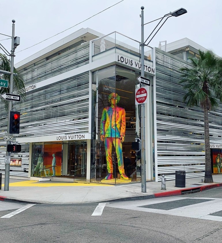 Η βιτρίνα του οίκου Louis Vuitton στην Νέα Υόρκη μαγεύει