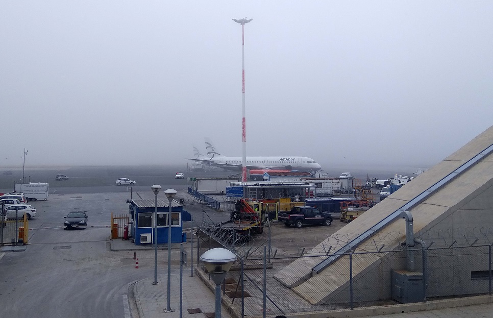 Προβλήματα στο αεροδρόμιο Μακεδονία από την ομίχλη - Δεν γίνονται προσγειώσεις