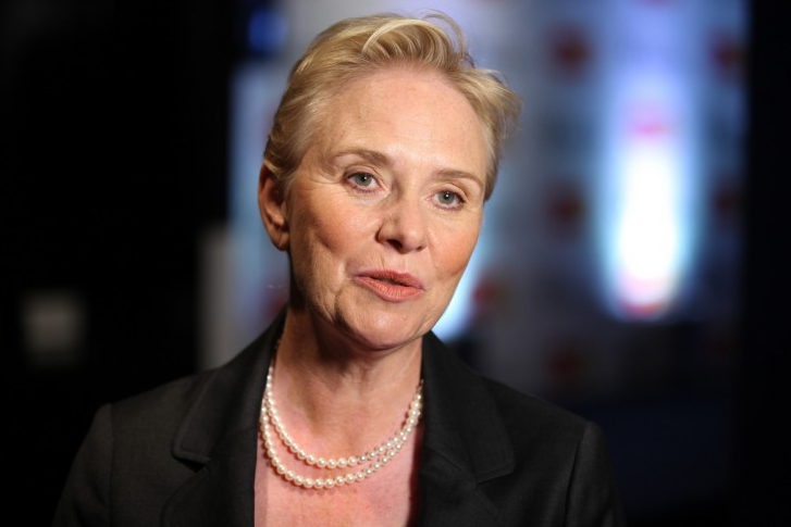 Αν Κάιρνς: Εγώ είμαι το αφεντικό, εκείνος είναι ο σύζυγος