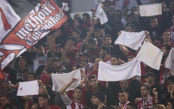 «MVP η ερυθρόλευκη κερκίδα»