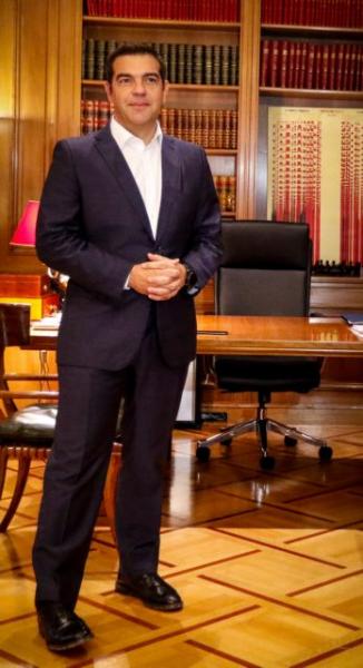 Με στίχους του Μπρεχτ απάντησε στον Ερντογάν