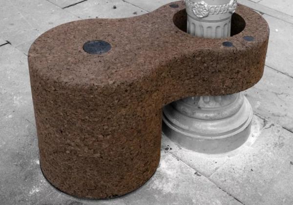 Clip: Ένα παγκάκι από φελλό