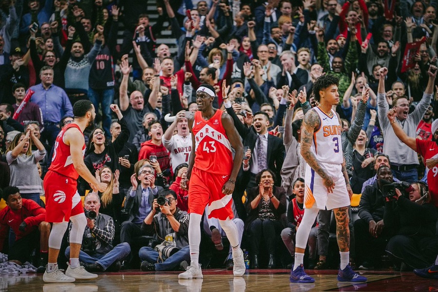 Με buzzer beater οι Ράπτορς, άνετα Σίξερς και Χόρνετς