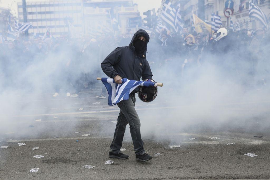Το ακροδεξιό αυγό του φιδιού ξανά στο προσκήνιο και τα κόμματα «χορηγοί» του