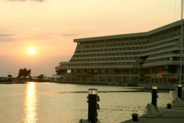 Μπήκε πωλητήριο στο Πόρτο Καρράς από την Τεχνική Ολυμπιακή