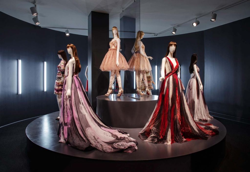 Μέσα στην έκθεση του οίκου Rodarte