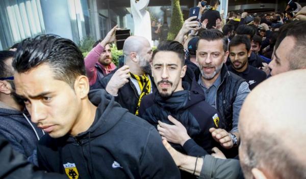 Oι ευχές του Σιμόες στον εορτάζοντα Αραούχο