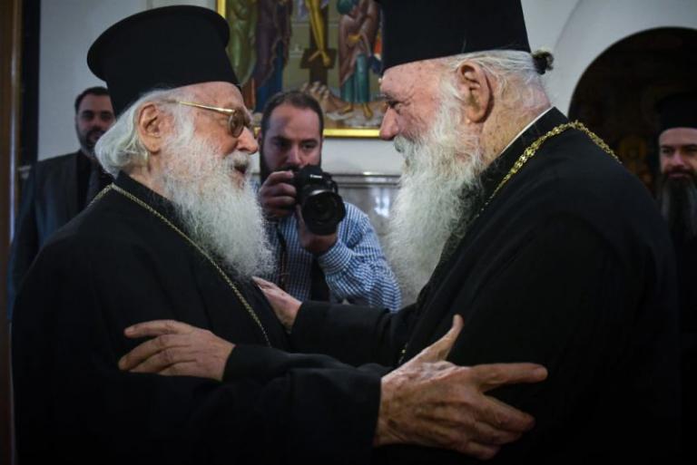 Συνάντηση Ιερωνύμου και Αναστασίου στην Αρχιεπισκοπή Αθηνών