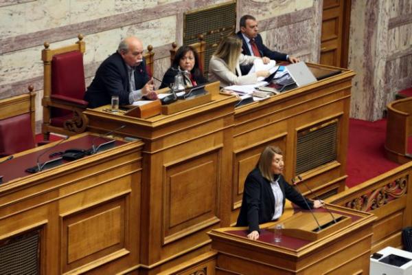Παραλήρημα Τασίας κατά ΝΔ: Συντονίζετε τα επεισόδια – Είστε σύγχρονοι κουκουλοφόροι