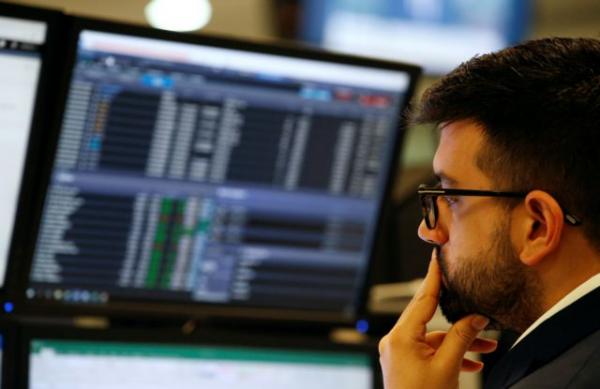 Σε νέο χαμηλό υποχωρούν οι αποδόσεις του 5ετούς και του 10ετούς ομολόγου