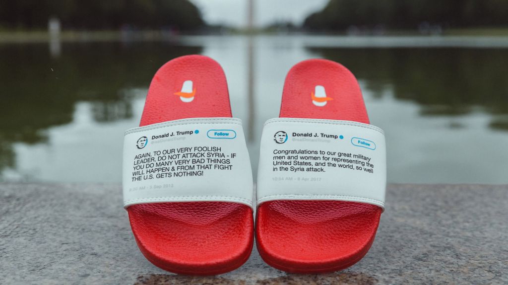 Τα tweets του Τραμπ τώρα και σε παντόφλες